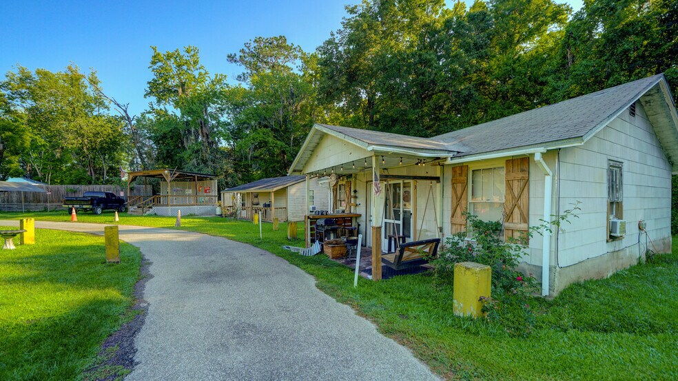More Photos Of 3297 US 17 Hwy, Green Cove Springs Bar For Sale