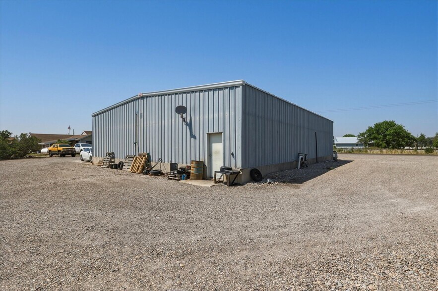 More Photos Of 9975 6400 w, Tremonton Office For Sale