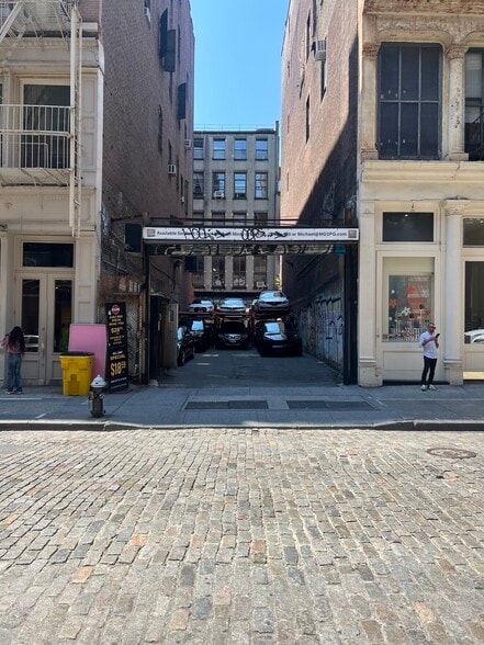 More Photos Of 81 Mercer St, New York Land For Sale