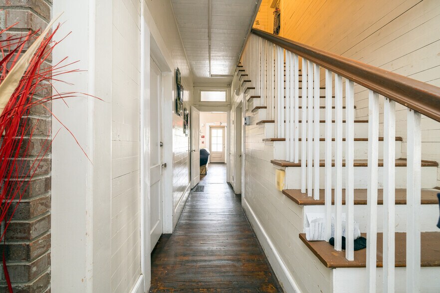 More Photos Of 336 Highway 9 S, Dawsonville Office Residential For Sale