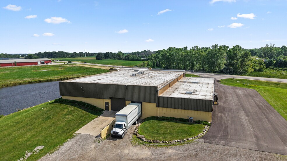 More Photos Of 560 Rolling Meadows, Fond Du Lac Light Distribution For Sale