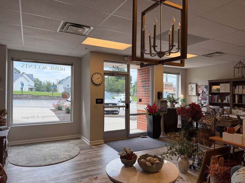 More Photos Of 11530 Perry Hwy, Wexford Storefront For Lease