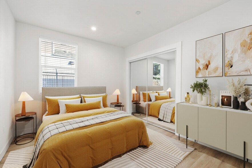 More Photos Of 1038 E 53rd St, Los Angeles Apartments For Sale