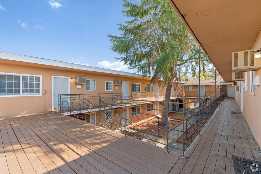 More Photos Of 618-631 Plaza Ave, Sacramento Apartments For Sale