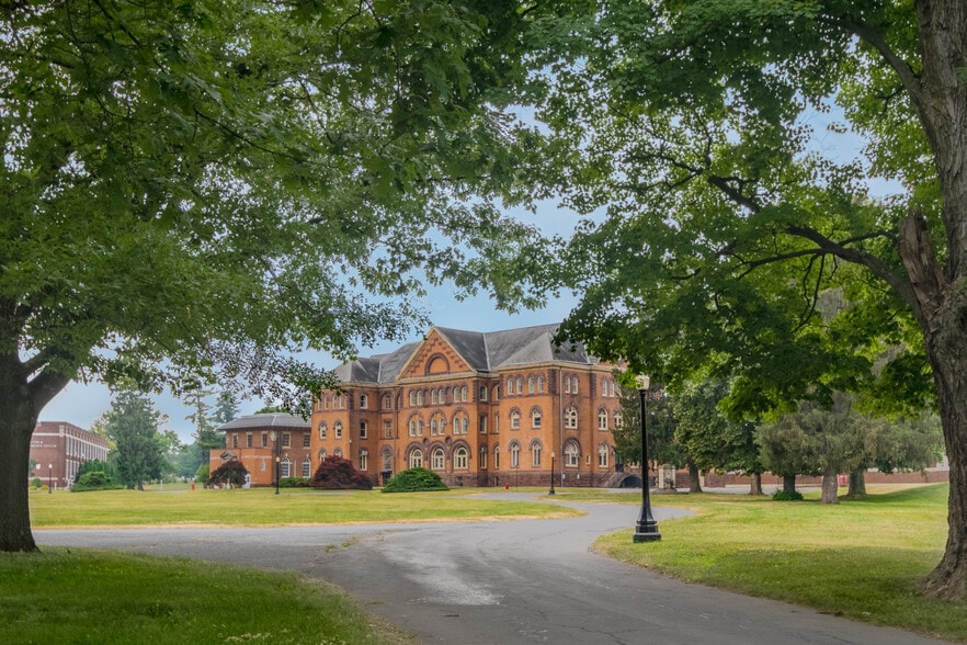 More Photos Of 3583 Scotland Rd, Scotland Schools For Sale