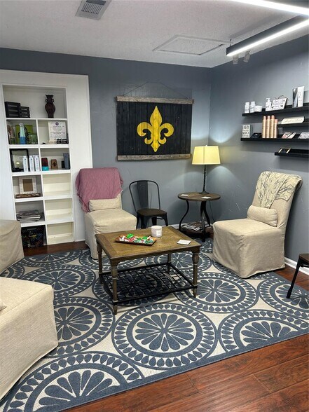 More Photos Of 300-324 Jim Wright Fwy, Fort Worth Storefront For Lease