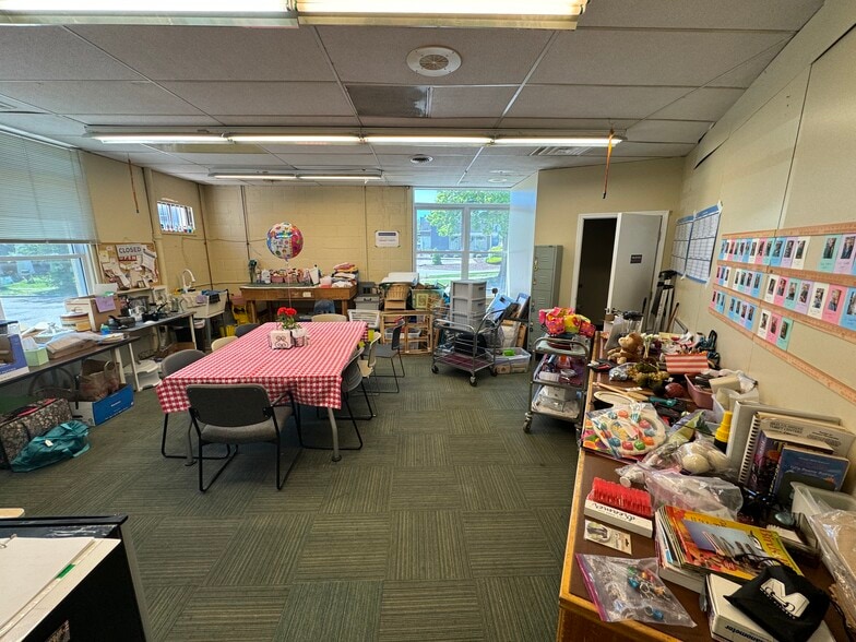 More Photos Of 1050 Leonard St Ne, Grand Rapids General Retail For Sale