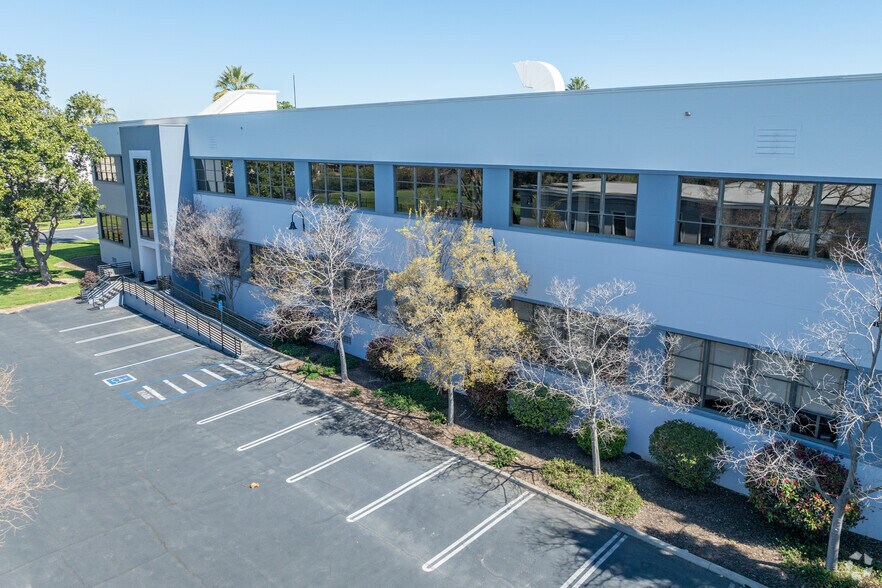 More Photos Of 15 Business Park Way, Sacramento Office For Lease