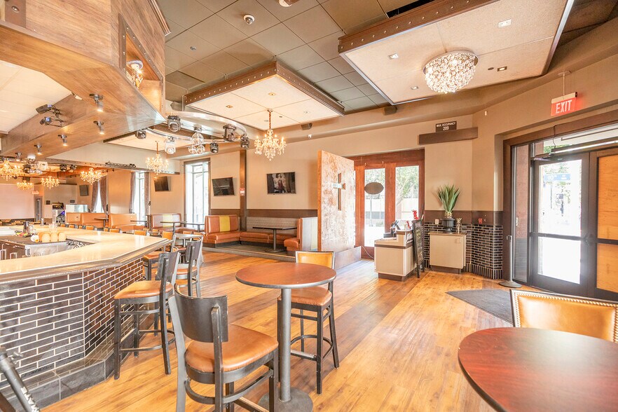 More Photos Of 1000 K St, Sacramento Restaurant For Lease