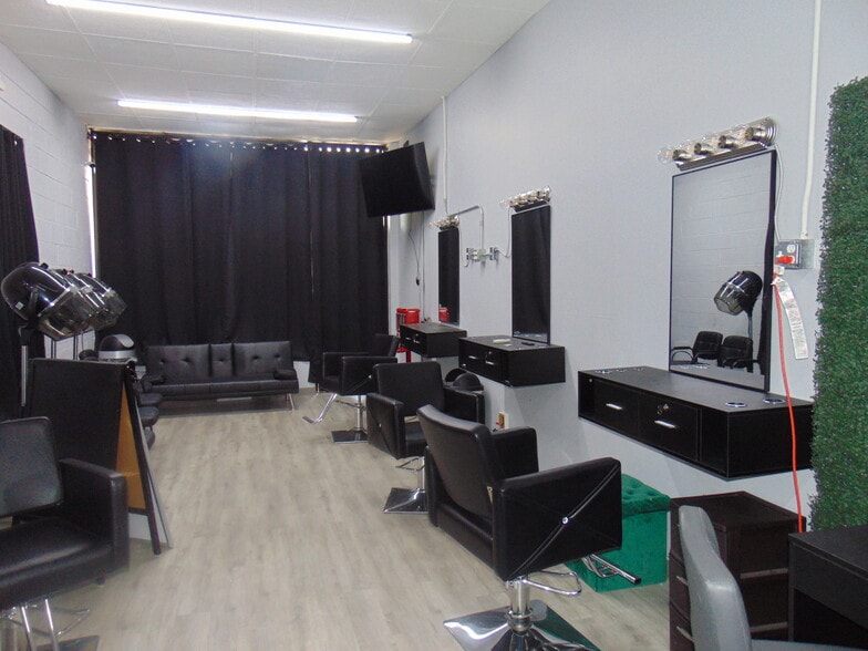 More Photos Of 402 Tuscaloosa Ave SW, Birmingham Convenience Store For Lease