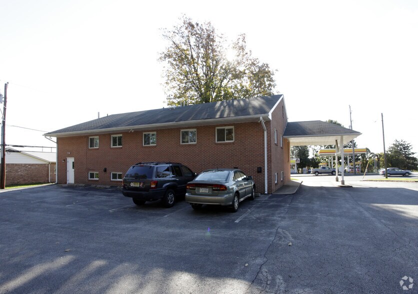 More Photos Of 410 E Township Line Rd, Havertown Office For Sale