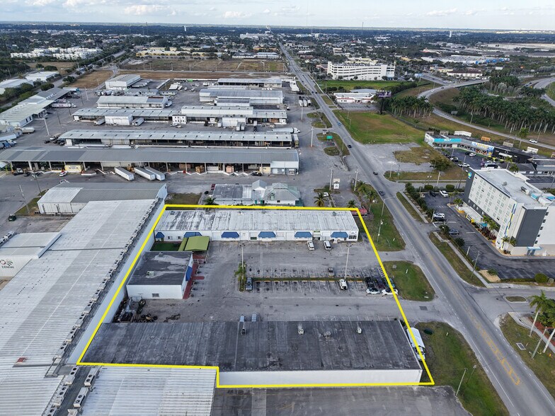 More Photos Of 210 N Krome Ave, Florida City Showroom For Sale