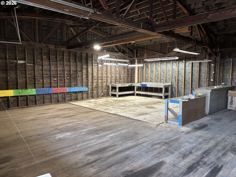More Photos Of 1466 NE Lafayette Ave, McMinnville Flex For Lease