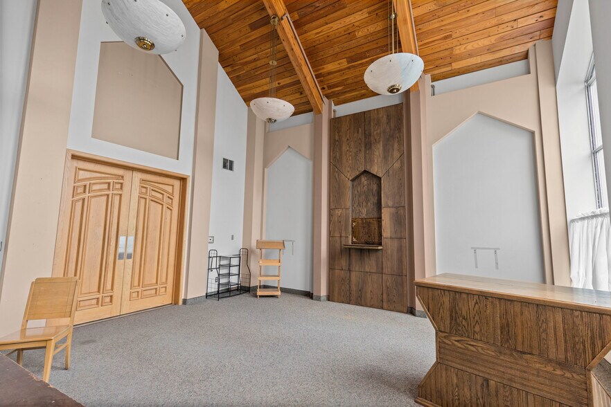 More Photos Of 266 Antoine St, Wyandotte Religious Facility For Lease