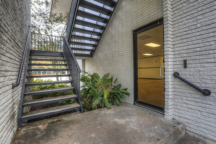 More Photos Of 1115 Gemini St, Houston Loft Creative Space For Lease