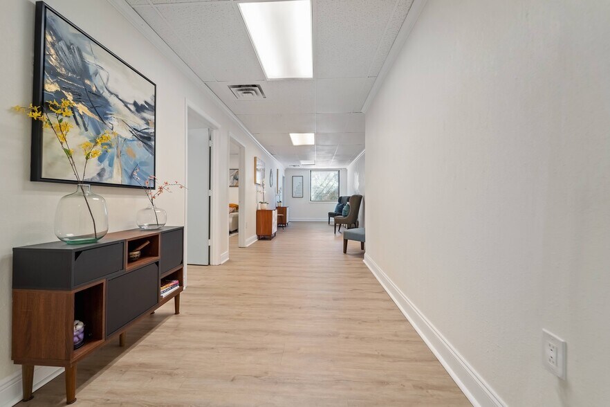 More Photos Of 2005 Pan Am Cir, Tampa Coworking Space