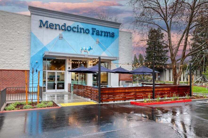 More Photos Of 2339 Fair Oaks Blvd, Sacramento Freestanding For Lease