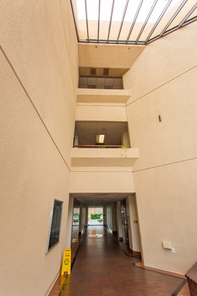 More Photos Of 1855 W Katella Ave, Orange Office Residential For Lease