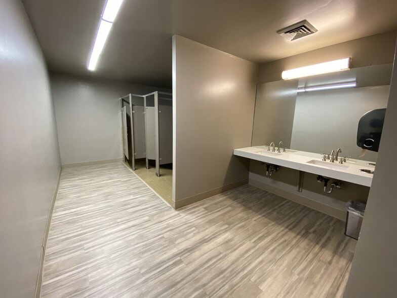 More Photos Of 2200 E 104th Ave, Thornton Office For Lease