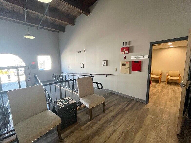More Photos Of 443 Main St, Biddeford Flex For Lease