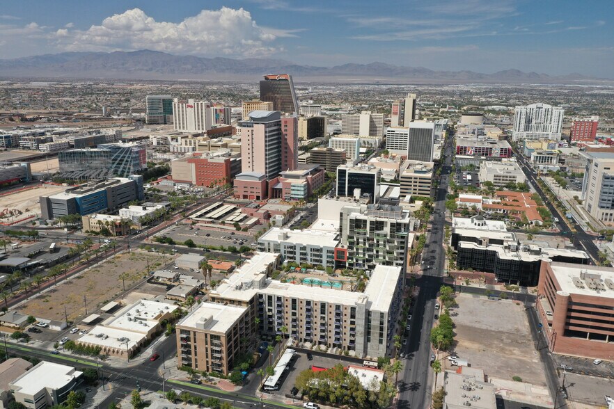 More Photos Of 630 S 3rd St, Las Vegas Office For Sale