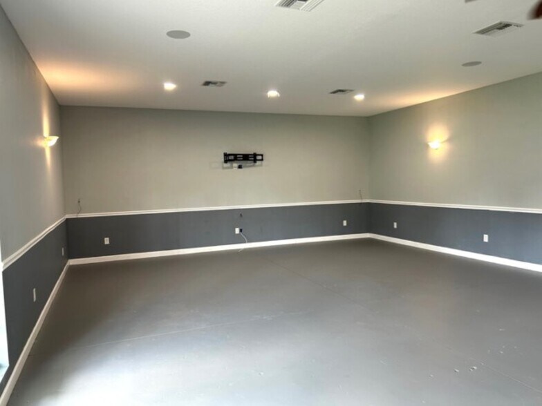 More Photos Of 370 SE Craig Ave, Lake City Office For Lease