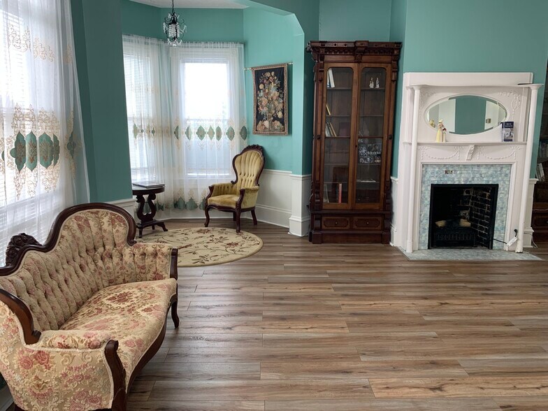 More Photos Of 725 E Silver Springs Blvd, Ocala Loft Creative Space For Sale