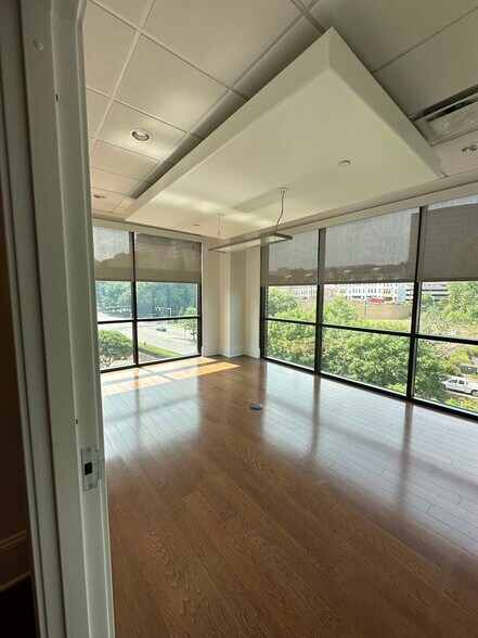 More Photos Of 3621 Vinings Slope SE, Atlanta Loft Creative Space For Sale