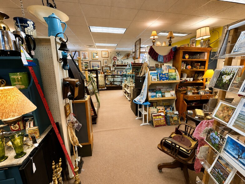 More Photos Of 5600 N US-31, Williamsburg Storefront For Sale