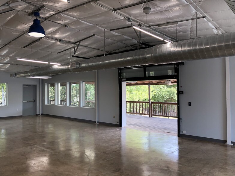 More Photos Of 2103 E M Franklin Ave, Austin Loft Creative Space For Sale