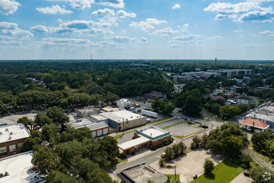 More Photos Of 2505 Abercorn St, Savannah Bank For Sale