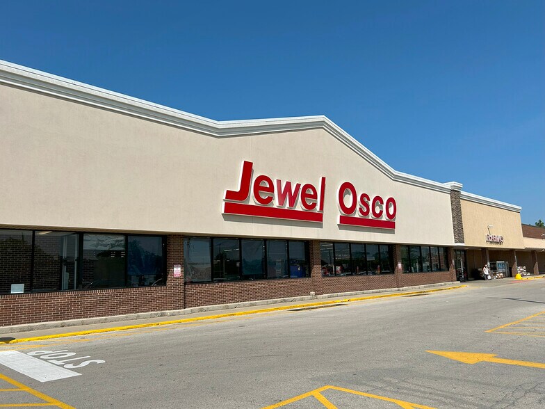 Primary Photo Of 1456-1500 Lee St, Des Plaines Freestanding For Lease