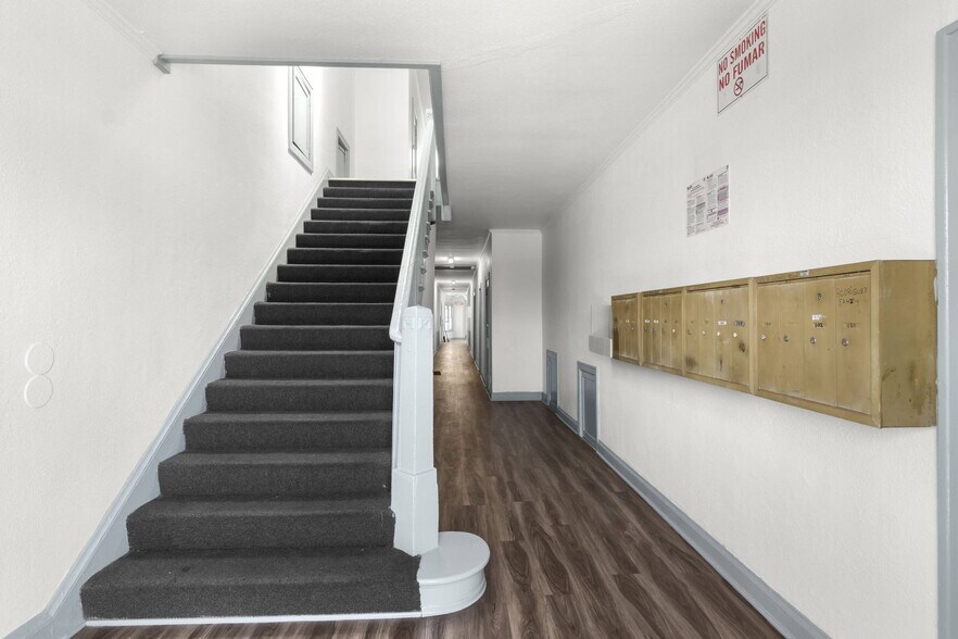 More Photos Of 225 W Adams Blvd, Los Angeles Apartments For Sale