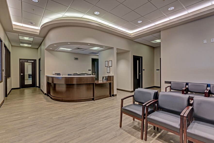 More Photos Of 450 E Merritt Island Cswy, Merritt Island Medical For Lease