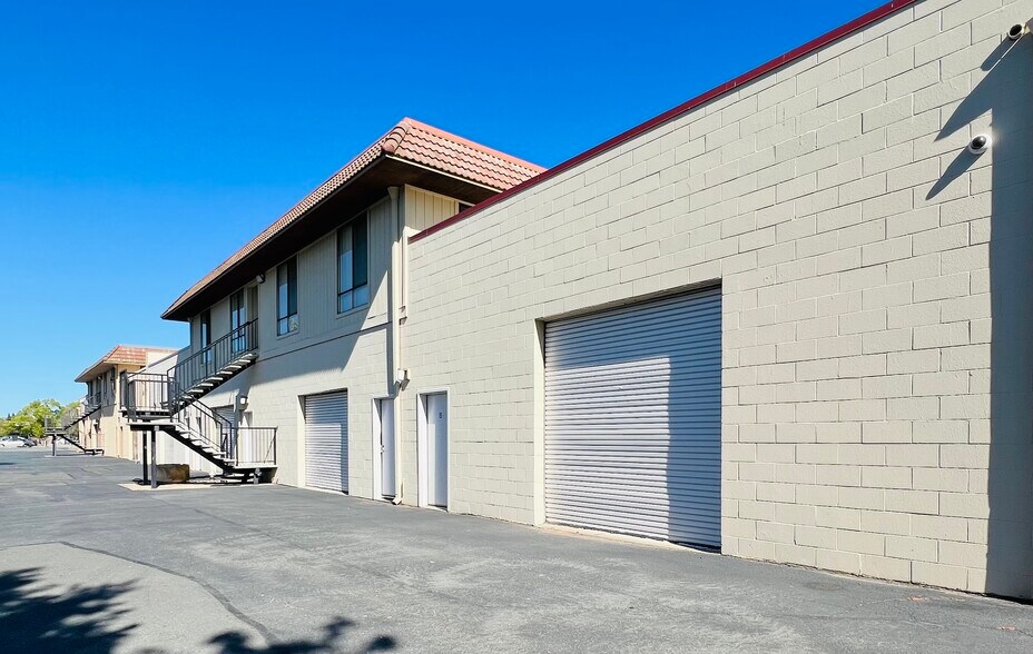 More Photos Of 12901 Alcosta Blvd, San Ramon Light Distribution For Lease
