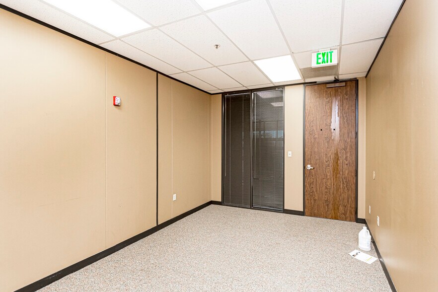 More Photos Of 11550 Newcastle Ave, Baton Rouge Office For Lease