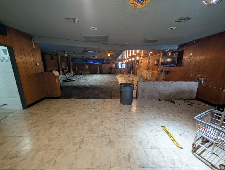 More Photos Of 2031 Yosemite Blvd, Modesto Bar For Sale