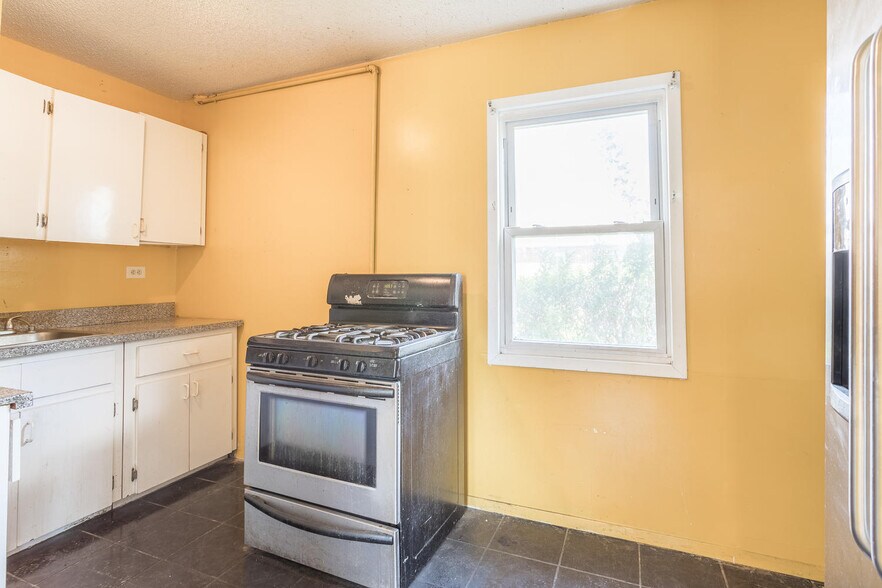 More Photos Of 18803 Ridgedale St, Springfield Gardens Apartments For Sale