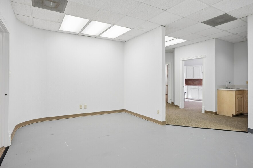 More Photos Of 6407 Colleyville Blvd, Colleyville Medical For Lease