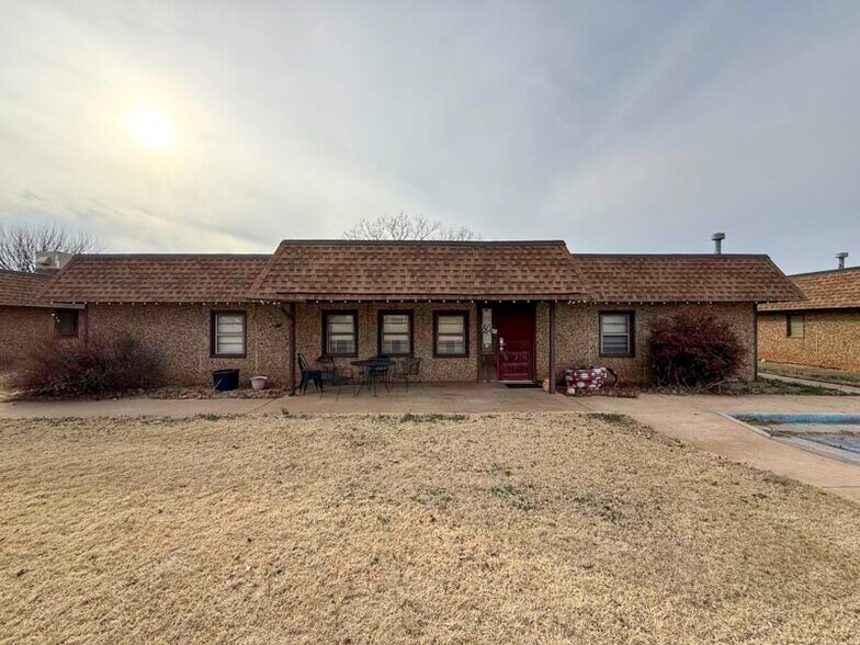 More Photos Of 70 N 31st St, Clinton Healthcare For Sale