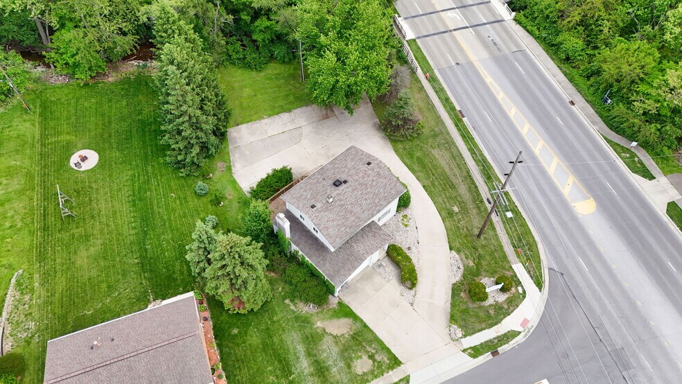 More Photos Of 10 Fairway Dr, Springboro Office Residential For Sale