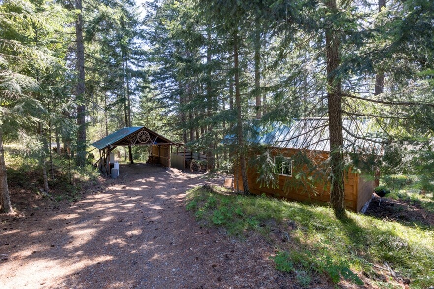 More Photos Of 82 Meadows Loop, Lyle Specialty For Sale