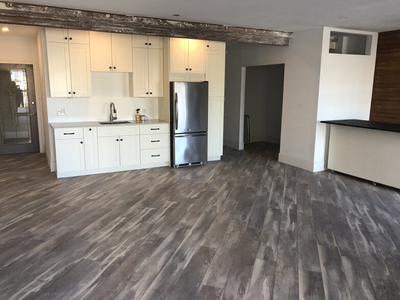 More Photos Of 117 W 6th Ave, Vancouver Light Distribution For Lease