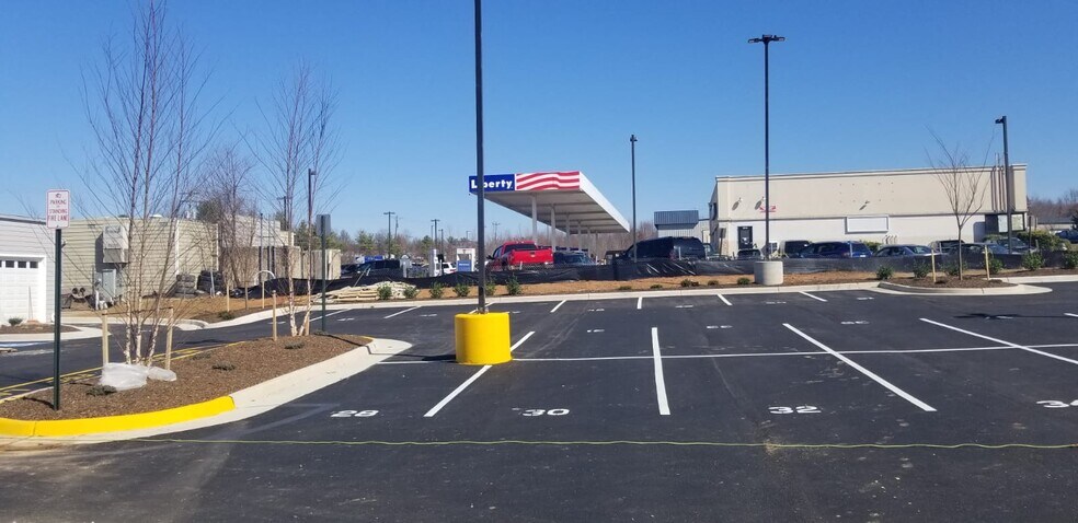 More Photos Of 1270 Richmond Hwy, Fredericksburg Auto Dealership For Lease