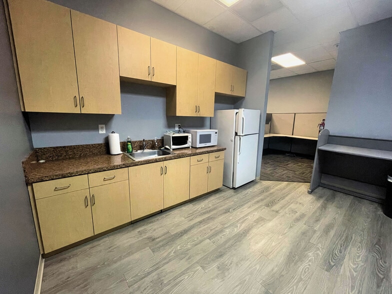 More Photos Of 3181 Balfour Rd, Brentwood Freestanding For Lease