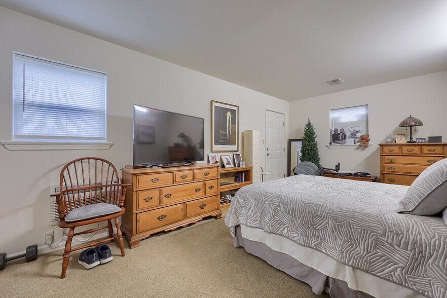 More Photos Of 2140 Lincoln Hwy E, Lancaster Hotel For Sale