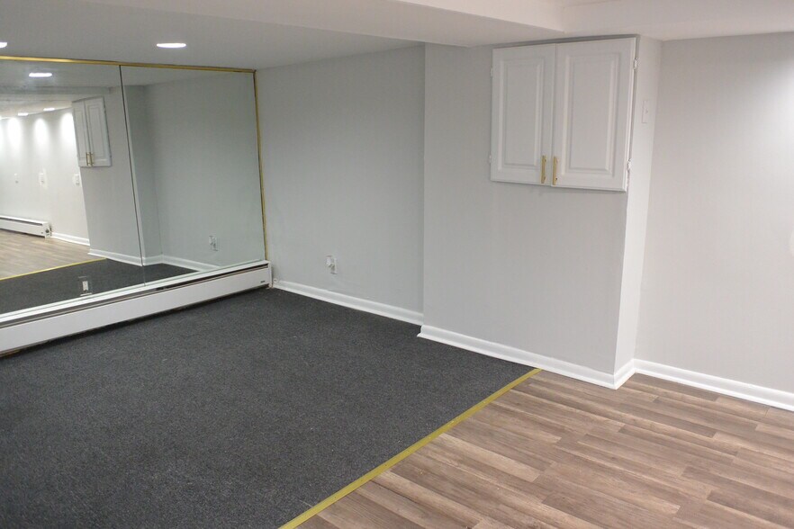 More Photos Of 5862 Christian St, Philadelphia Storefront Retail Residential For Lease