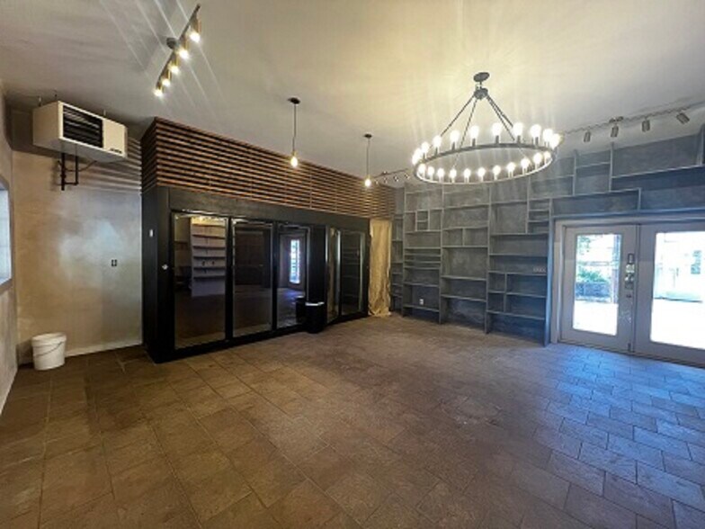 More Photos Of 96 River Rd, East Hanover Garden Center For Lease