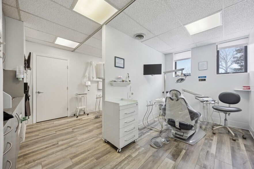 More Photos Of 1569 Medical Dr, Pottstown Office For Sale