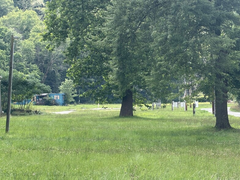 More Photos Of 1 Shady Side Trailer Ct, New Brighton Manufactured Housing Mobile Home Park For Sale
